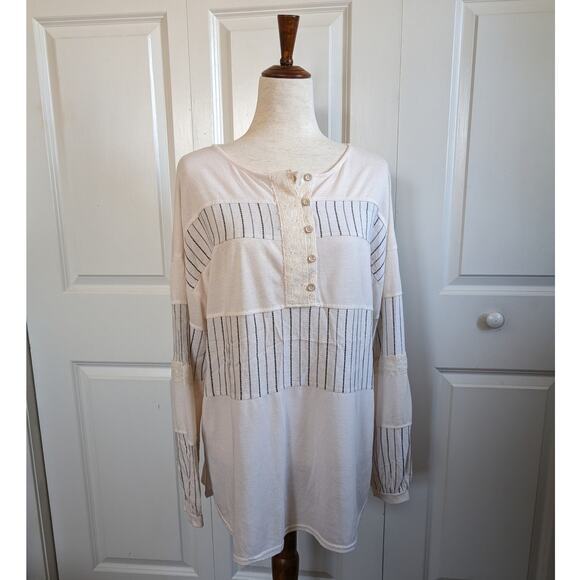 XL Gimmicks Off White Top - Picture 1 of 3